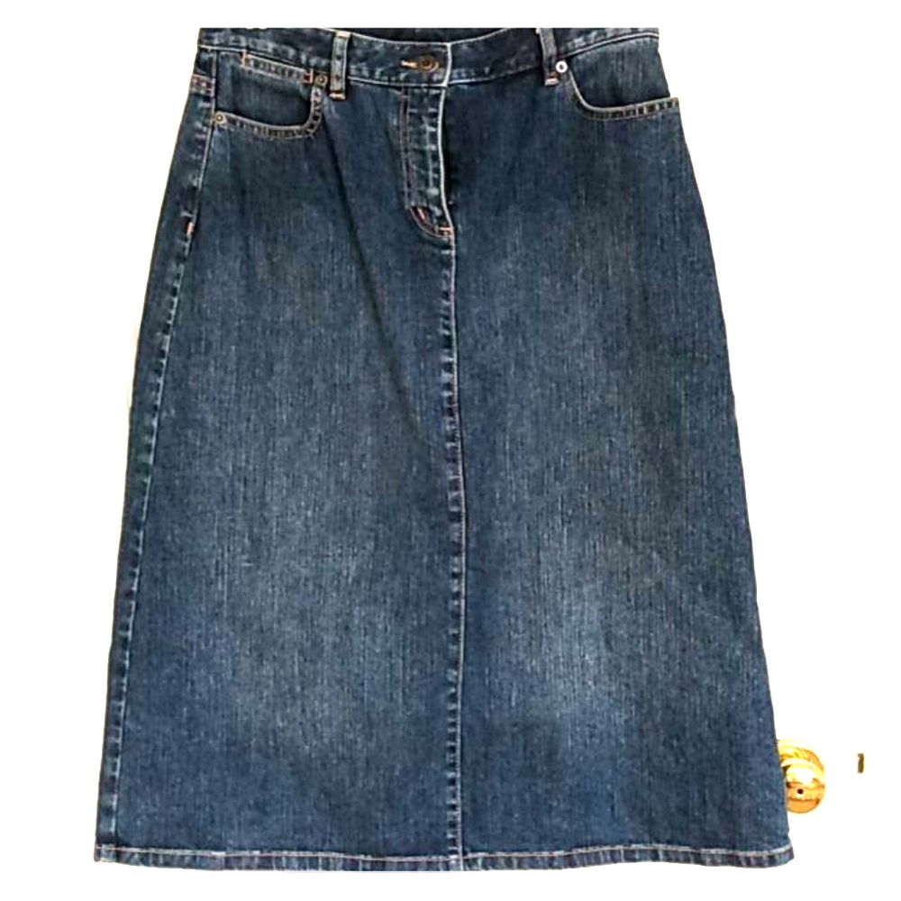 Classic denim skirt